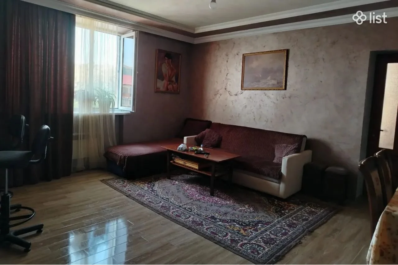 2 room apartment in Jermuk, 72 sq.m., stone building