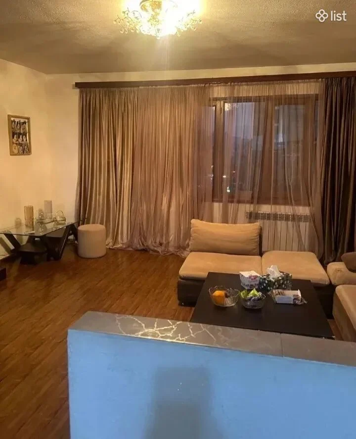 3 room apartment on Yervand Kochar Street in the center, 74 sq.m., 3/9 floor, high ceilings
