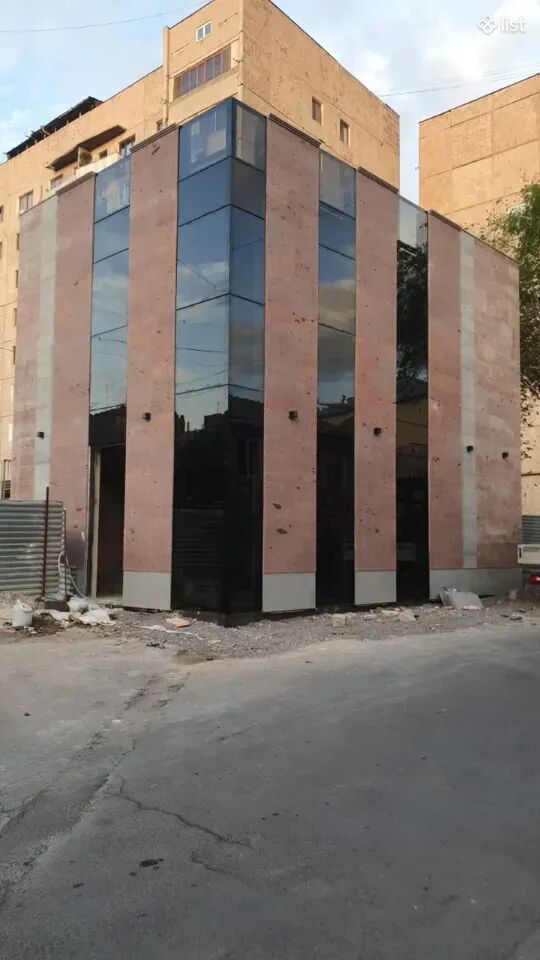 Գրասենյակային տարածք Մարշալ Խուդյակովի փողոցում Ավանում, 180 քմ