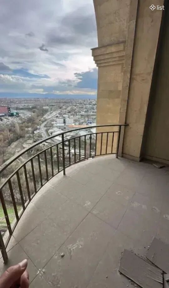 5 սենյականոց բնակարան նորակառույց շենքում Արգիշտիի փողոցում կենտրոնում, 210 քմ, 10/14 հարկ