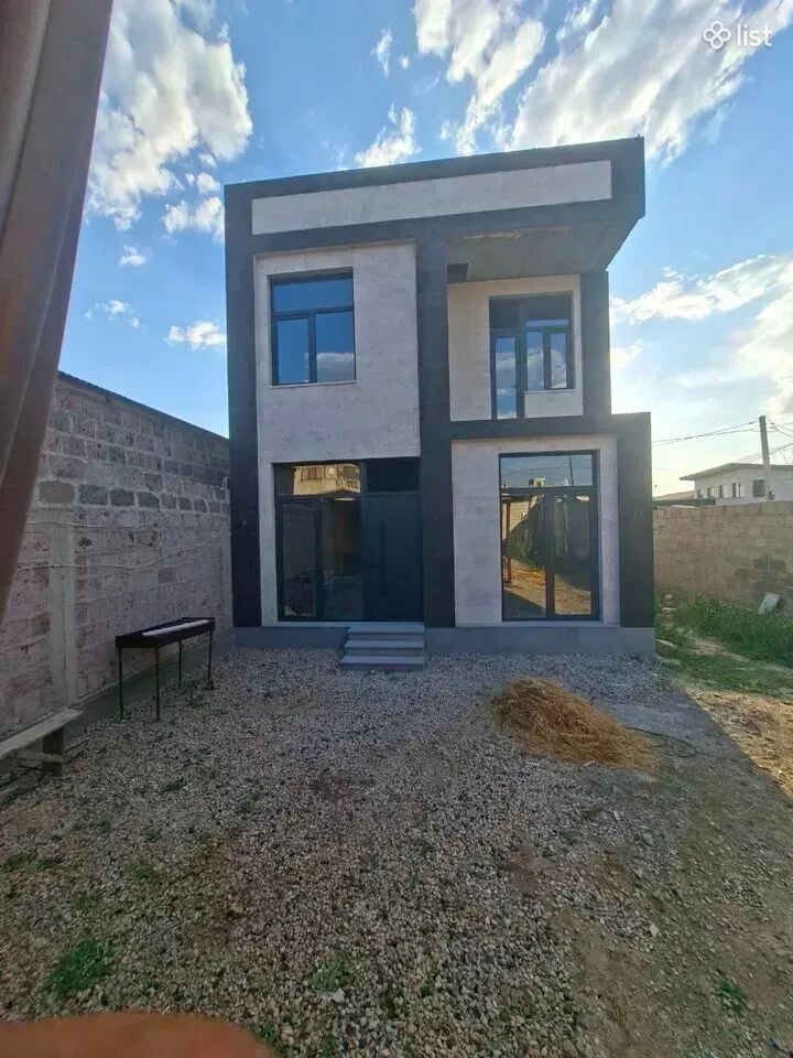 Երկու հարկանի քարե տուն 26-րդ փողոցում Զովունիում, 125 քմ, 312 քմ հողի վրա, 2 սանհանգույց