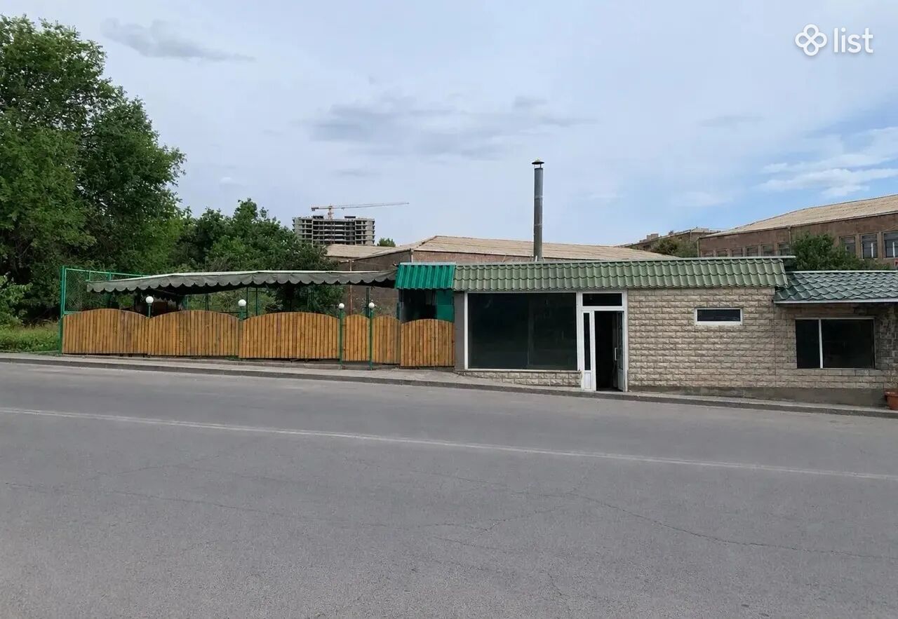 Բազմաֆունկցիոնալ գույք Բագրևանդի փողոցում Նոր Նորքում, 105 քմ
