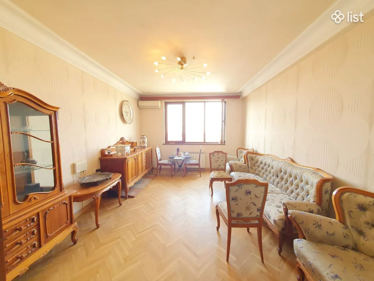 2-комн. квартира на ул. Чаренца в центре, 74 кв.м., 5/8 этаж, каменное здание