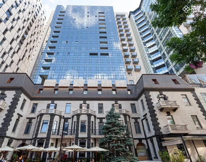 4 room apartment in a new building on Pushkin Street in the center, 200 sq.m., 18/20 floor