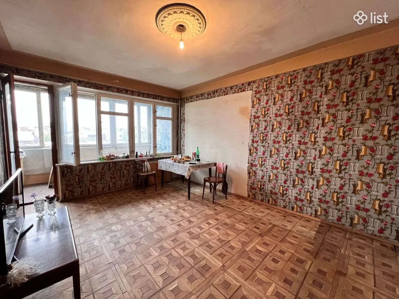 3 room apartment on Leningradyan Street in Ajapnyak, 75 sq.m., second to last floor, stone building