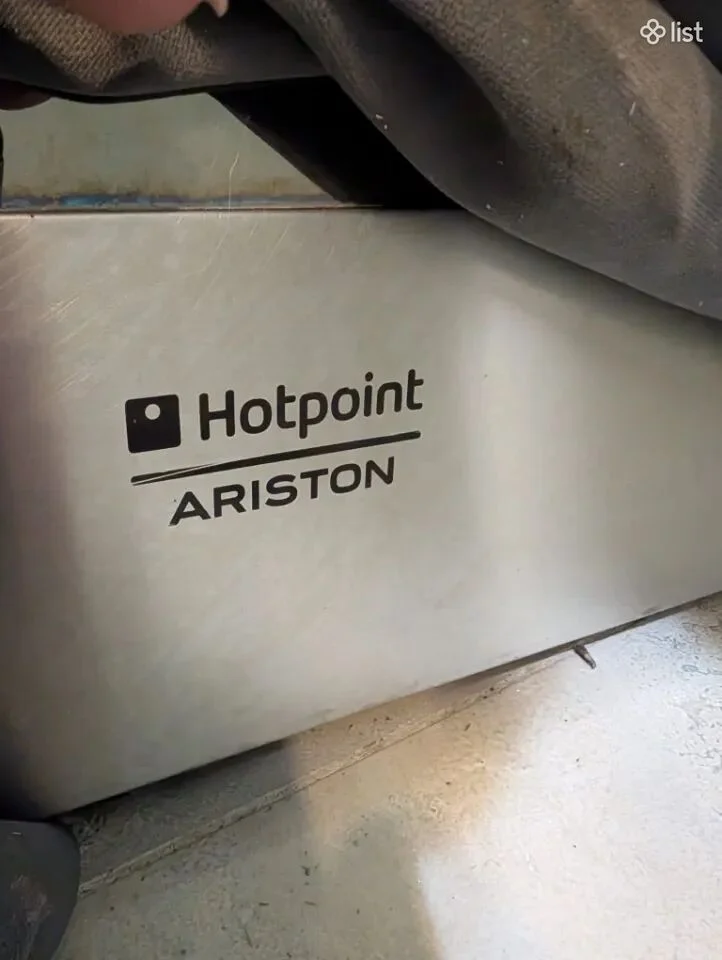 Електрическая духовка Ariston встроенная