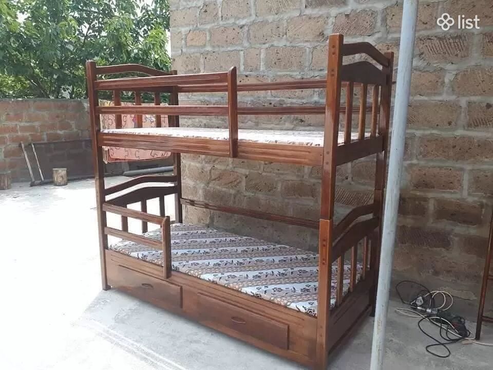 Երկհարկանի մահճակալներ