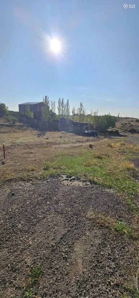 Հողատարածք բնակելի շինությունների համար Ձորաղբյուրում, 1,200 քմ