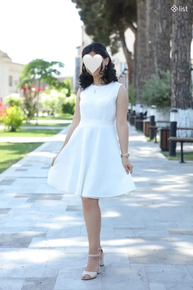 Սպիտակ երեկոյան զգեստ