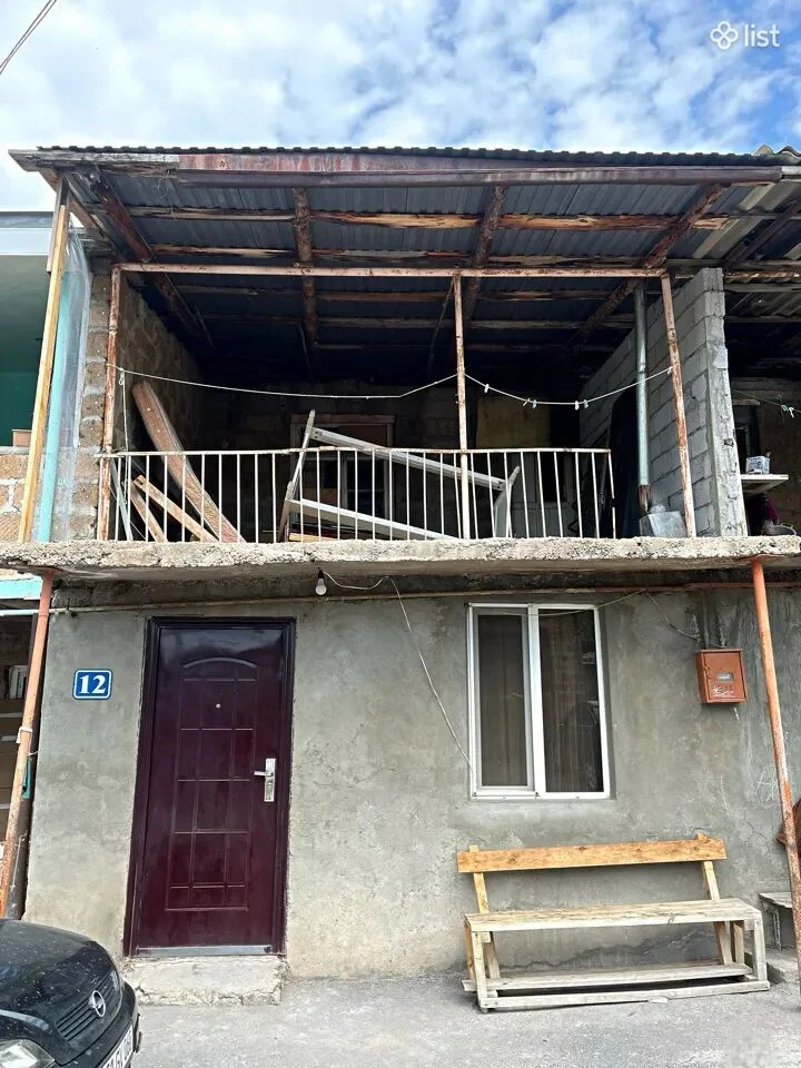 Երկու հարկանի քարե տուն, Նոր Երզնկա գյուղ Աշտարակում, 120 քմ, 10 քմ հողի վրա