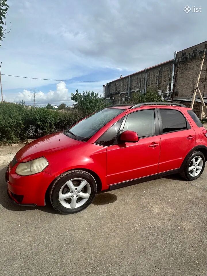 2008 Suzuki SX4 hatchback, 2.0L, all wheel drive