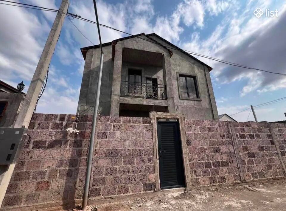 Two story stone house on Haghtanak 1st Street in Malatia-Sebastia, 180 sq.m., on a 300 sq.m. land