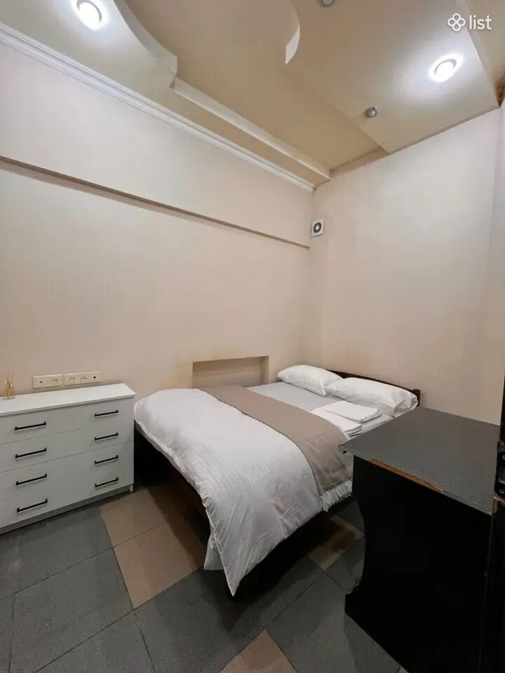 Room 16 sq.m. on Deghatan Street in the center, 1/5 floor