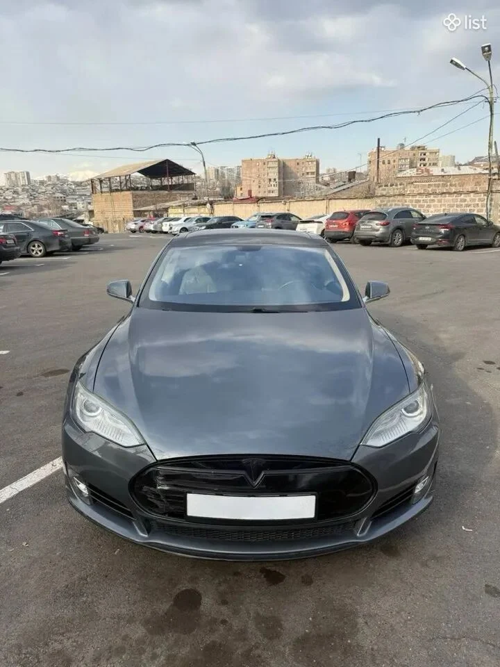 Tesla Model S հետչբեք, էլեկտրական, 2013 թ.
