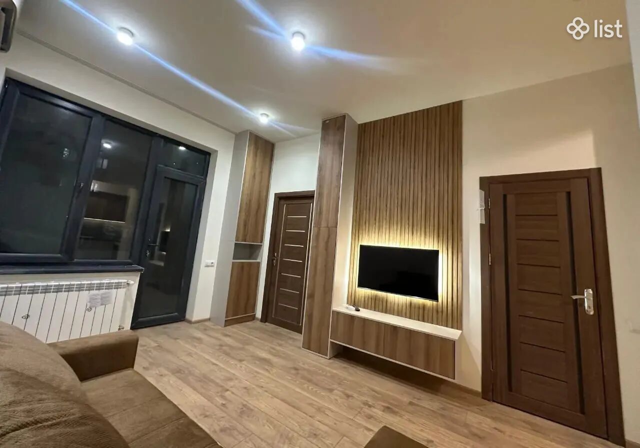 4-комн. квартира в новостройке на ул. Грибоедова в Арабкире, 120 кв.м., 2/11 этаж, 2 ванные