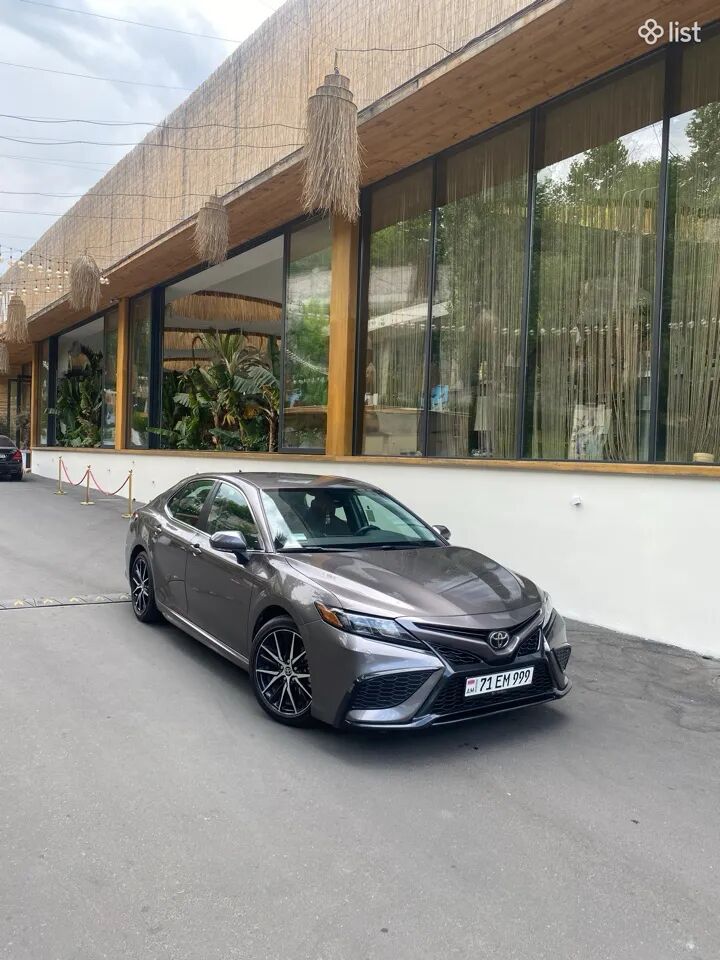 TOYOTA CAMRY V75 SE 2022 Аренда авто прокат rent car Արենդով Օրավարձով Ավտովարձույթ Մեքենայի վարձակալություն