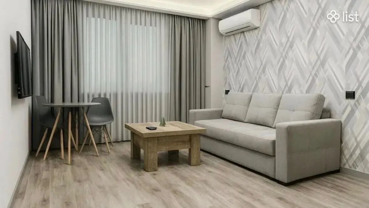 2 room apartment on Saryan Street in the center, 45 sq.m., 5/7 floor, high ceilings