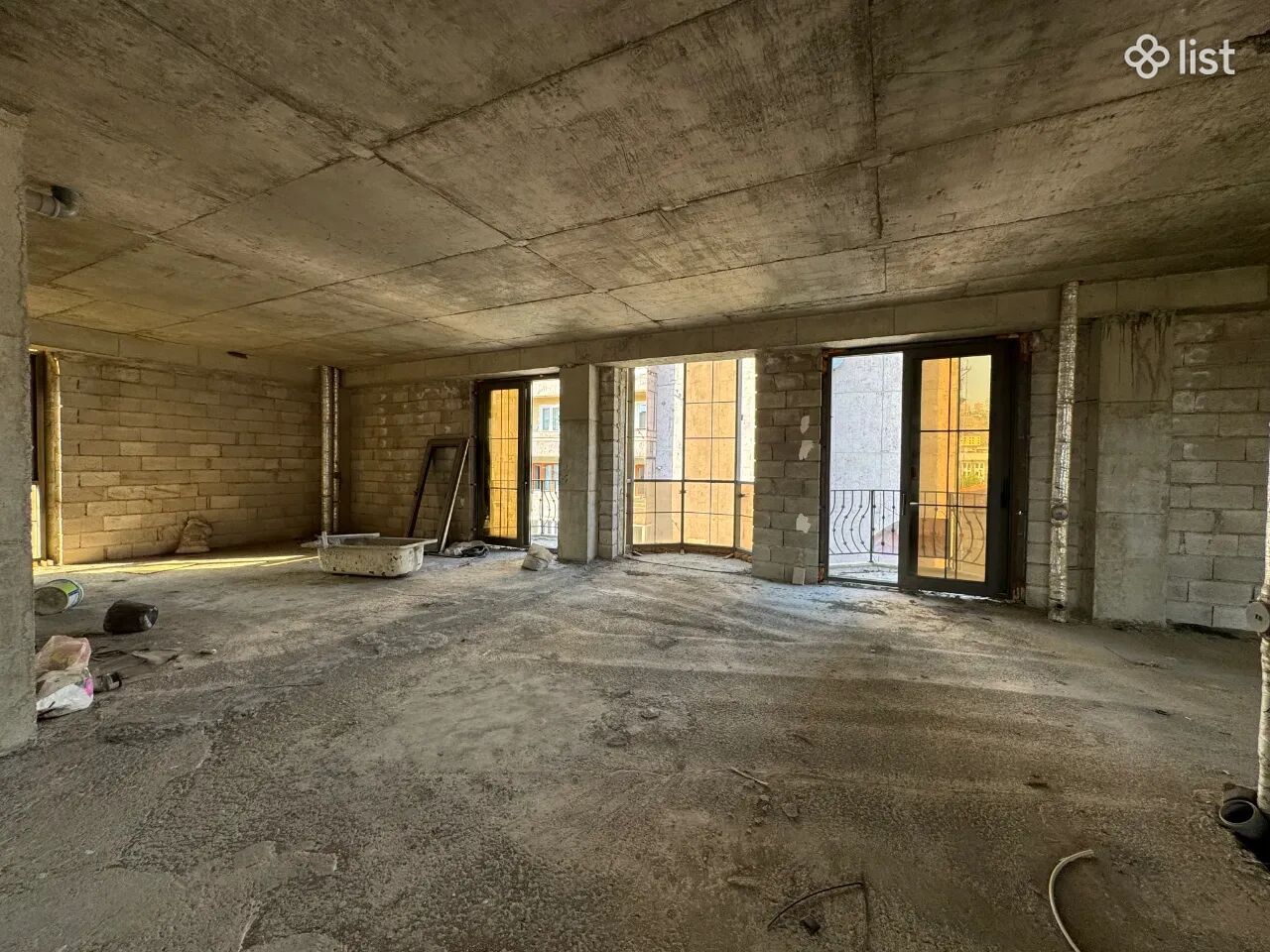 3 room apartment in a new building on Teryan Street in the center, 74 sq.m., 2 bathrooms