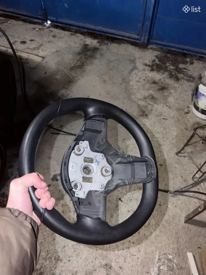 Tesla Model 3ի ղեկ