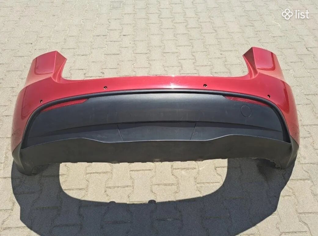 Tesla Model Y հետևի շիթ կարմիր
