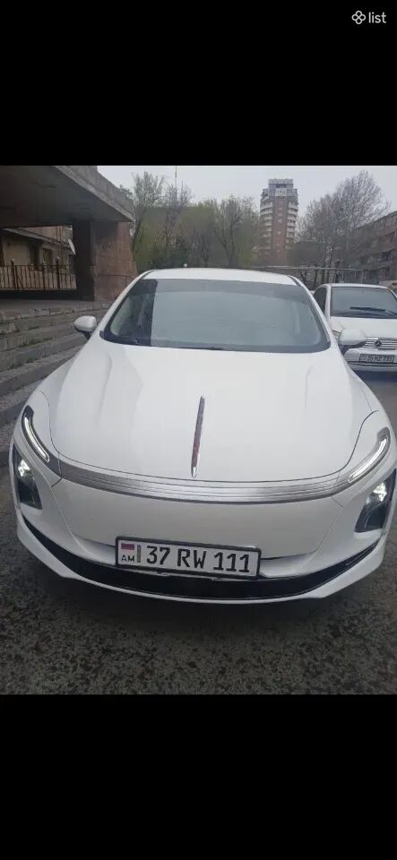 HONGQI E-QM5 Plus (2025 թ.) Օրավարձով