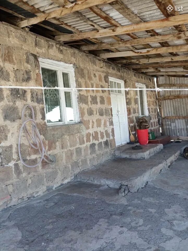 Մեկ հարկանի քարե տուն Սևաբերդում, 91 քմ, 3963 քմ հողի վրա