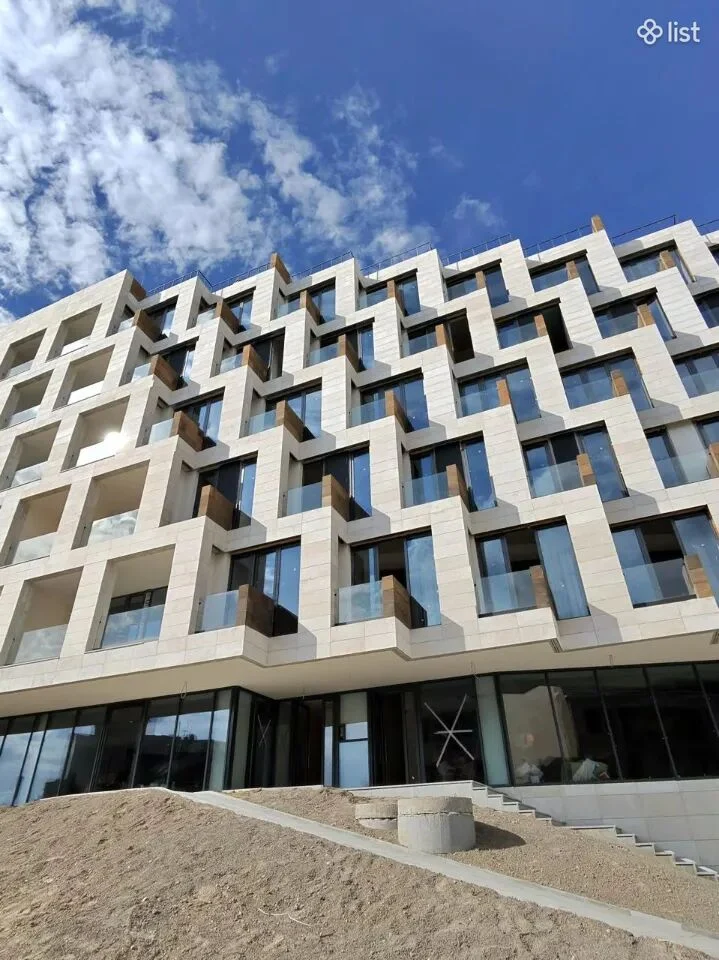2 room apartment in a new building on Gevorg Emin Street in the center, 81 sq.m., 2/6 floor