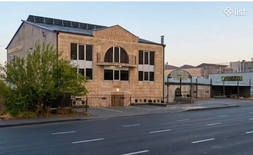 Restaurant on Melkumov Street in Davtashen, 460 sq.m.